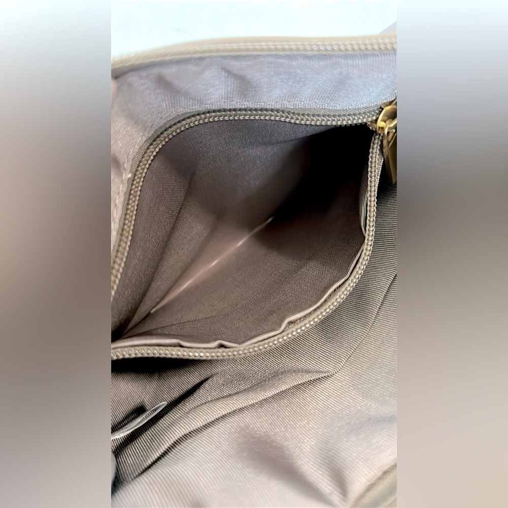 Melie Bianco Zip Top Tan Pouch Clutch NWOT - Picture 11 of 16